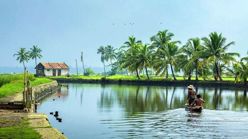 Wonders of Kerala Deluxe Package    (MTV221)