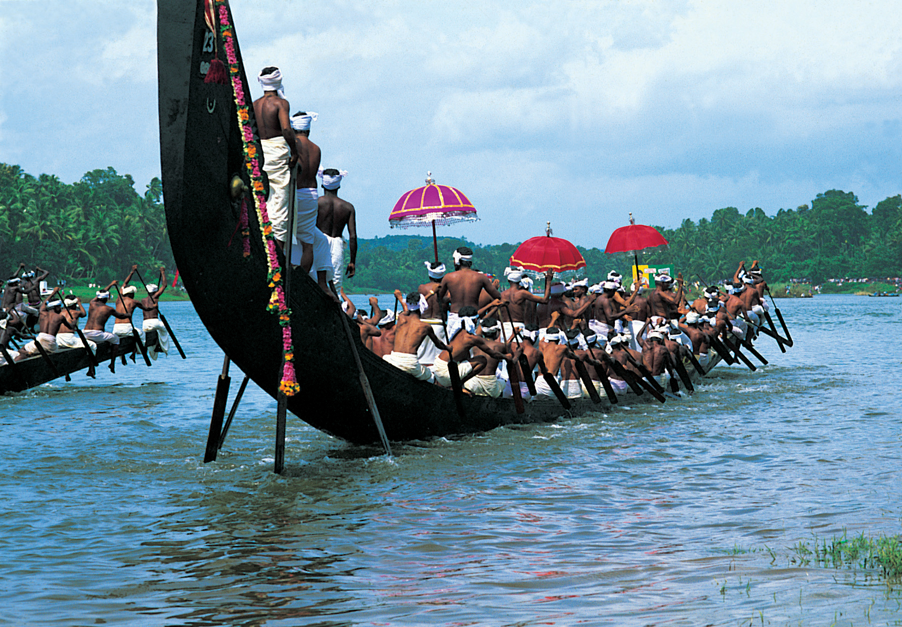 Explore Kerala Luxury Package   (MTV228)